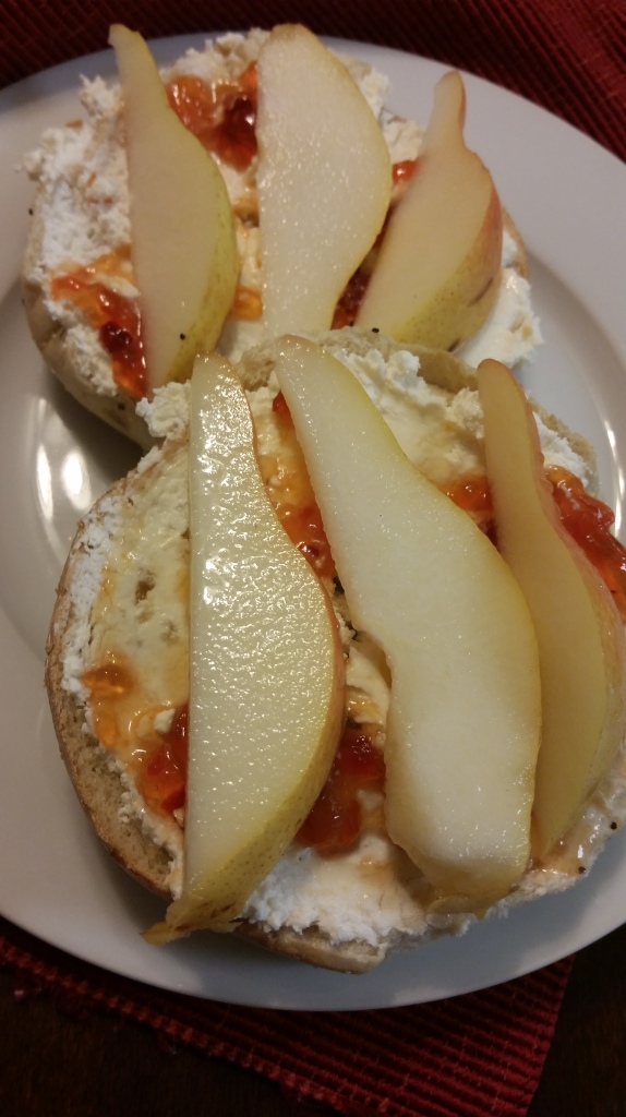 Pear and red pepper bagel